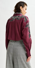 Carica l'immagine nel visualizzatore di Gallery, Burgundy shirt
