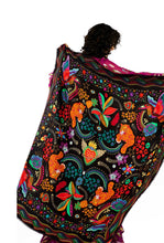 Carica l'immagine nel visualizzatore di Gallery, Crazy world foulard
