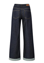 Carica l'immagine nel visualizzatore di Gallery, Blue jeans
