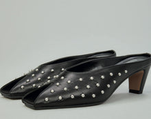 Studded sabot