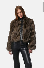 Carica l'immagine nel visualizzatore di Gallery, Bomber patchwork
