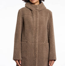Carica l'immagine nel visualizzatore di Gallery, Double furry coat
