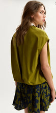 Embroderied collar shirt