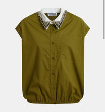 Embroderied collar shirt