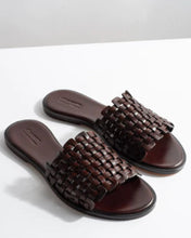 Zig zag sandal