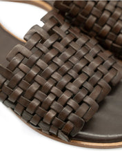 Zig zag sandal