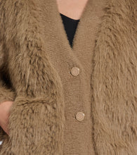 Carica l'immagine nel visualizzatore di Gallery, Eco furry Cardigan
