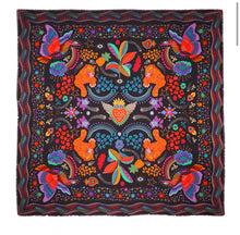 Carica l'immagine nel visualizzatore di Gallery, Crazy world foulard
