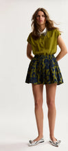 Embroderied collar shirt