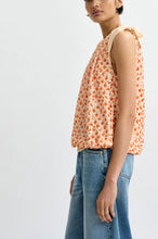 Orange top