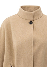 Carica l'immagine nel visualizzatore di Gallery, Beige cape

