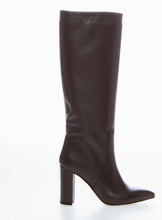 Carica l'immagine nel visualizzatore di Gallery, Dark brown boots
